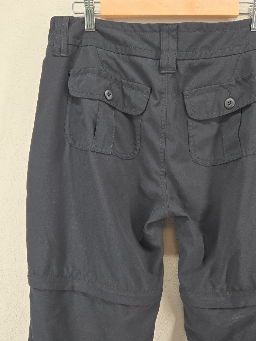 Women’s Black Straight-Leg Cargo Pants with Zip-Off Legs - Picture 7 of 13